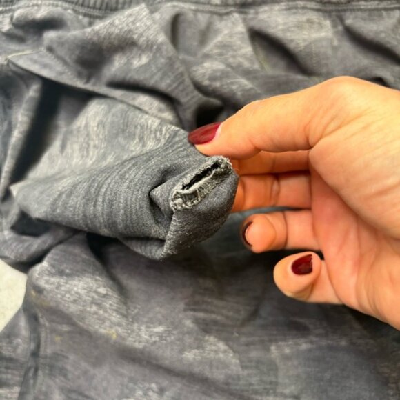 Lululemon Men's Camo Gray Athletic 9'' Inseam Running Shorts Pockets Size XL - Picture 4 of 11